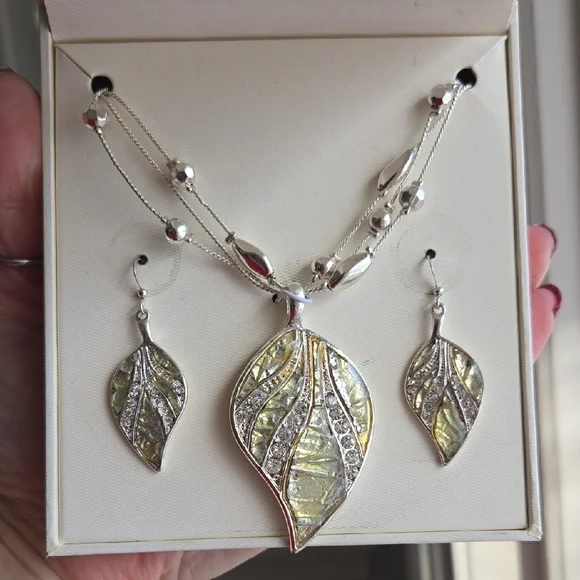 Kim Rogers Silver and Gold Leaf Jewelry Set - Picture 2 of 3